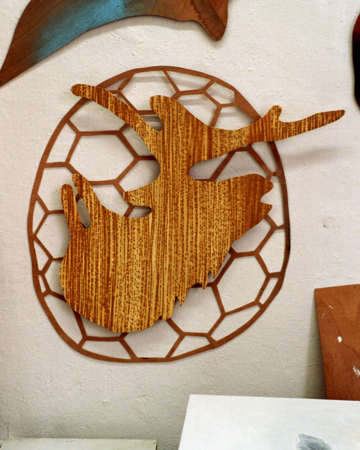 Holzmodul Cutout, später für Favoriten Ausstellung im Lenbachhaus, 2005. / Wooden module cutout, later on for the FAVORITEN show in the Lenbachhaus, 2005